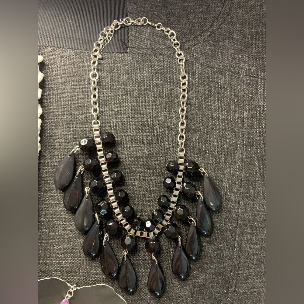 Beautiful Dangling Necklace Bundle - Picture 2 of 6